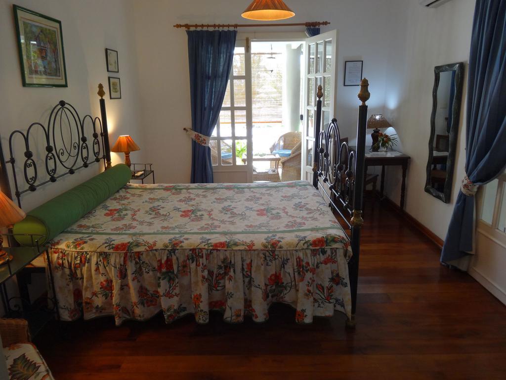 Bed And Breakfast Maison Papaye La Gaulette Habitación foto